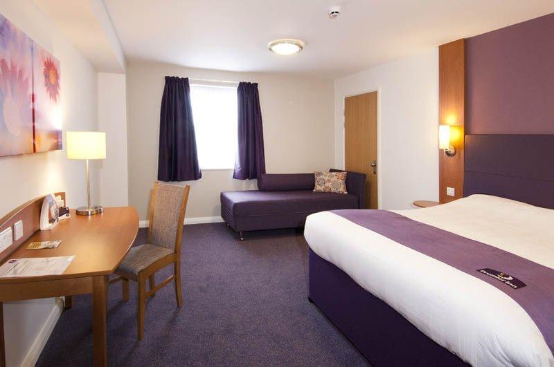 Premier Inn Glastonbury Zewnętrze zdjęcie